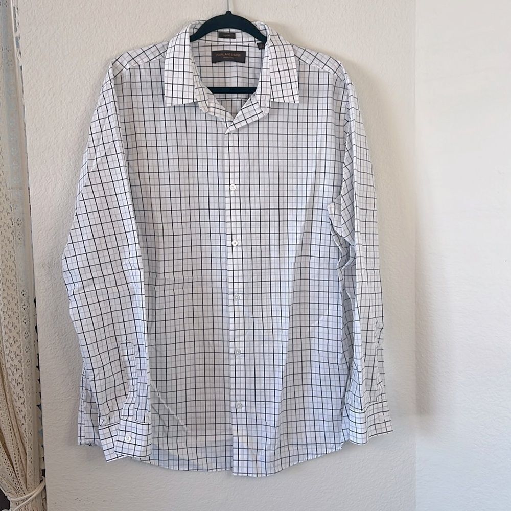 Fairlane & Sons Men's Wrinkle Free Black, Gray and White Check Long Sleeve Shirt